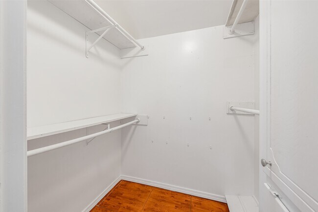 Building Photo - 239 Blackwater Ln