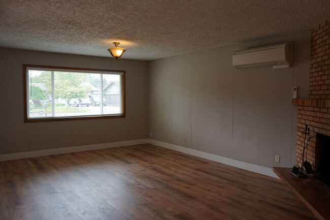Building Photo - 5809 NE 91st Ave