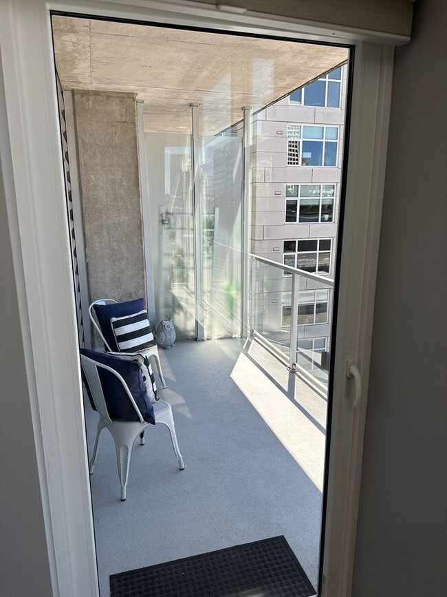 Building Photo - High End Condo Available