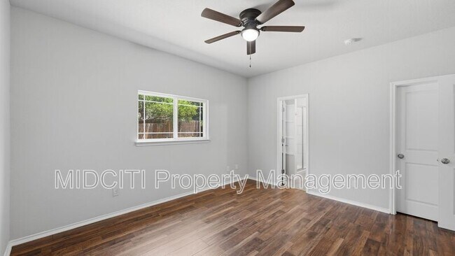 Building Photo - 1035 Cedar Grove Trail
