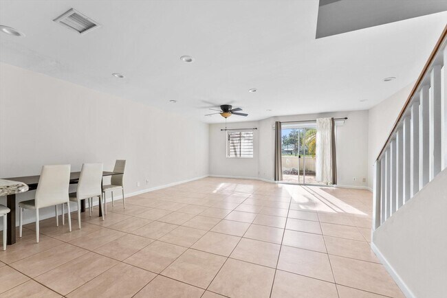 Building Photo - 6214 Riverwalk Ln