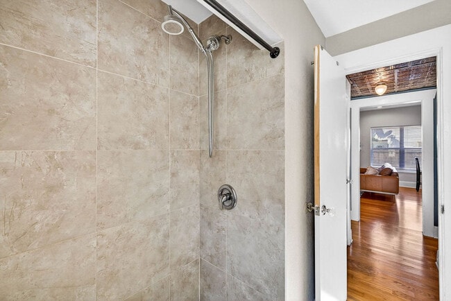 Building Photo - 2705 N Poplar Ave