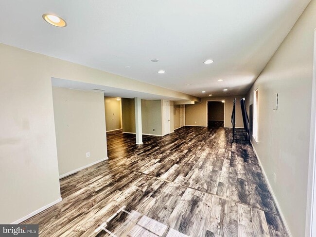 Building Photo - 28 Scotland Cir