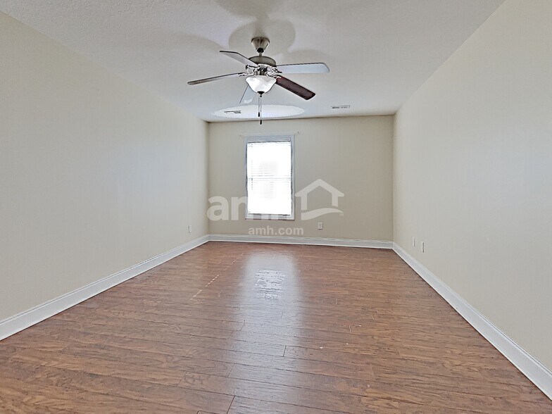 Building Photo - 4712 Dawn Oaks Ln