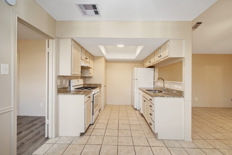 Building Photo - 619 Luther Dr