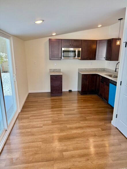 Building Photo - 1235 Bloom Rd