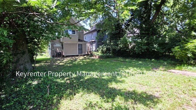 Building Photo - Welcome Home to This Bright & Inviting 4 Bed, 2 Bath