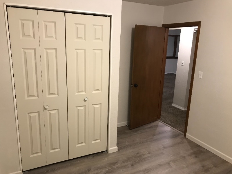 Building Photo - 2909 E Claudette Dr