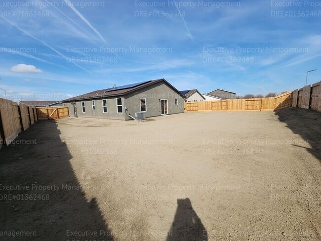 Building Photo - Newly constructed 4 bedroom/ 3 bathroom home.