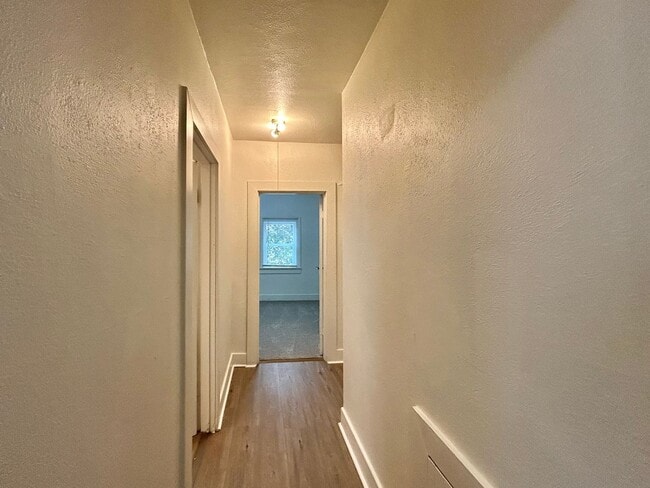 Building Photo - ne4th