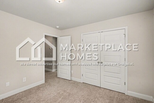 Building Photo - 845 Crescent Ln