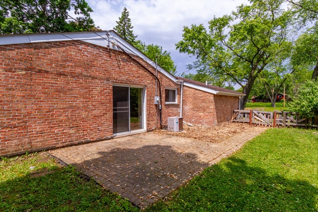 Building Photo - 109 Avondale Ct