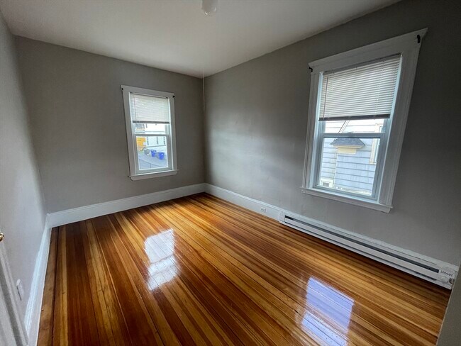 Building Photo - 48 Mora St
