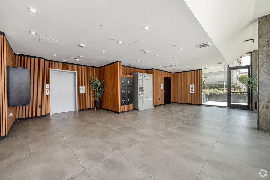 Lobby Photo - Lux Lofts