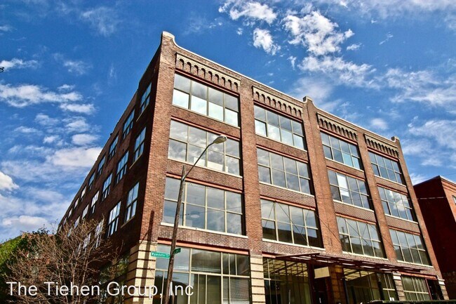 Building Photo - 201 Wyandotte St