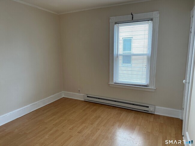 Building Photo - 88 Woodbine St