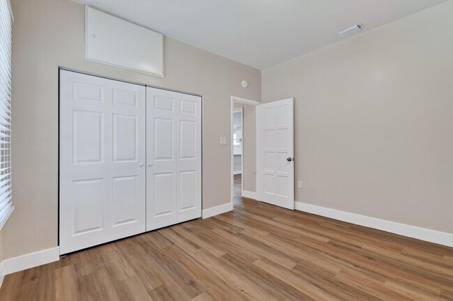 Building Photo - 3714 Morton Ave