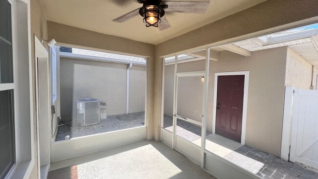 Building Photo - Beautiful Upgraded 3 Bedroom and 2 1/2 Bat...