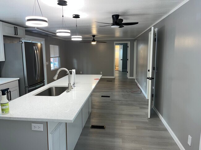 Building Photo - 9995 SE 170th Pl