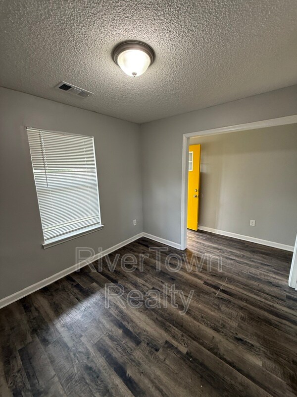 Building Photo - 4625 Crestfield Rd