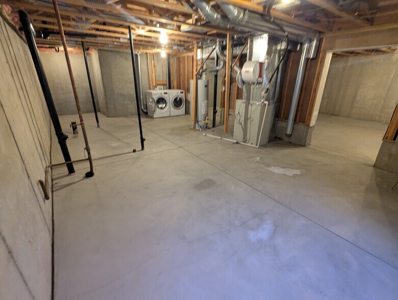Basement - 711 Gateway Cir