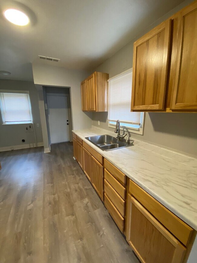 Building Photo - 3 Bedroom 1 Bath Home