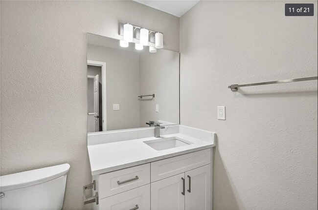Building Photo - 1024 Mission Dr