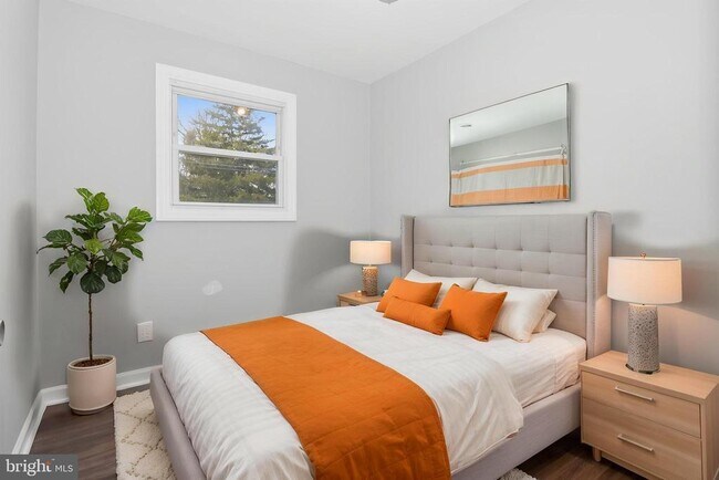 Building Photo - 4 Coville Dr