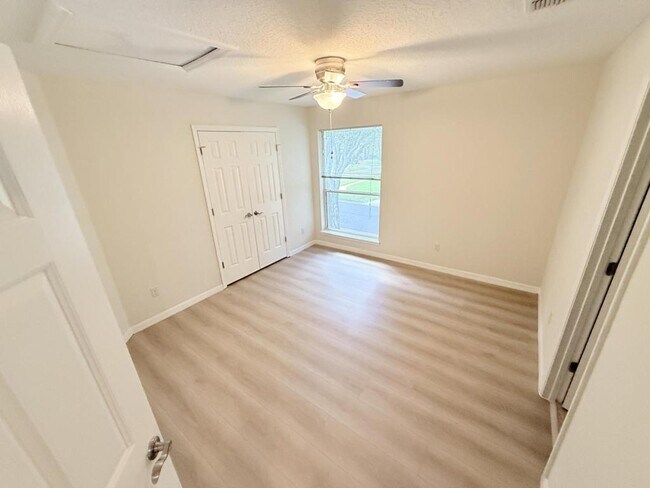Building Photo - 8055 Glitter Ct