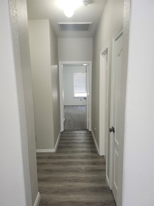 Building Photo - 28510 Rustic Pines Ct