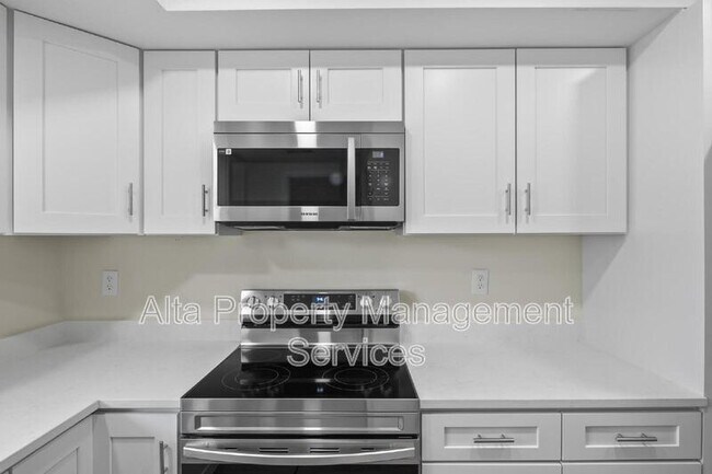 Building Photo - 11357 Bedford Oaks Dr