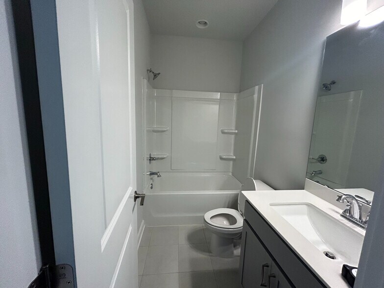 Building Photo - Room in Townhome on Noble Townes Way