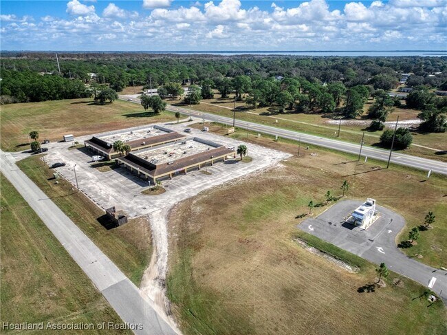 Building Photo - 6303 Red Cedar Rd