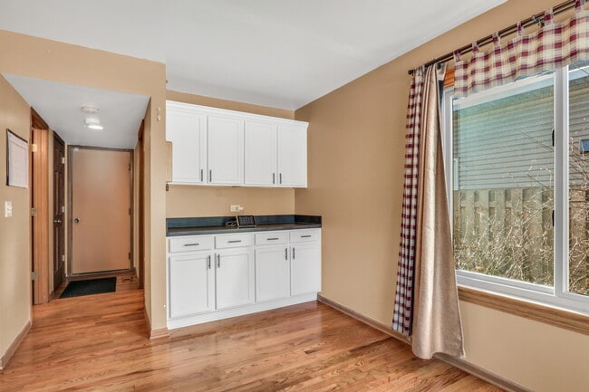 Building Photo - 1223 S Elder Ln