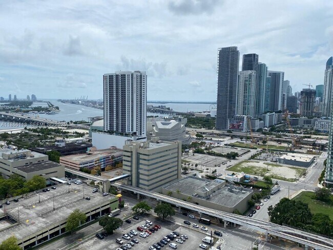 Building Photo - 1600 NE 1st Ave