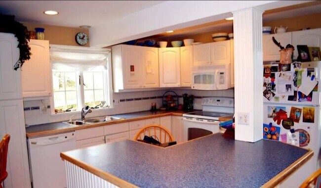 Building Photo - 3 Highland Terrace