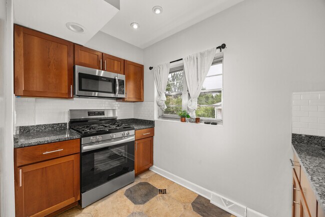Building Photo - 1625 Heidorn Ave