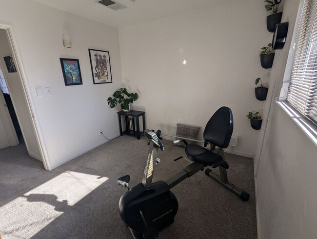 Building Photo - 257 Ironwood St