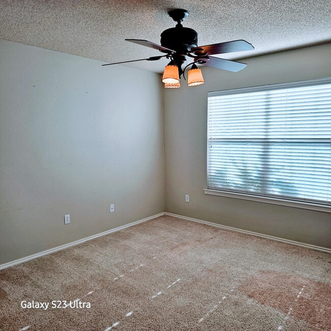 Building Photo - 9804 Ironton Ave