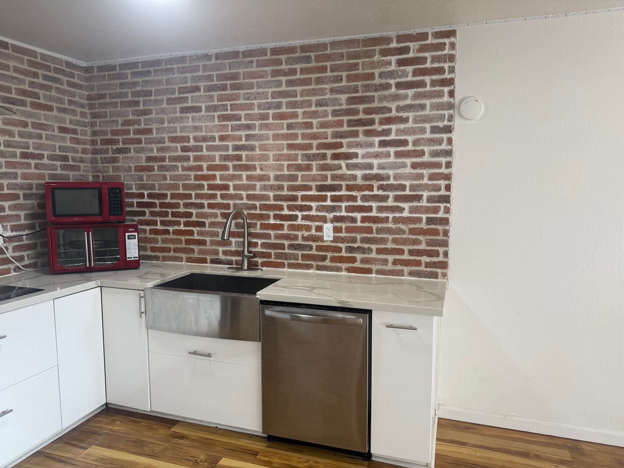 Building Photo - 555 Pierce St