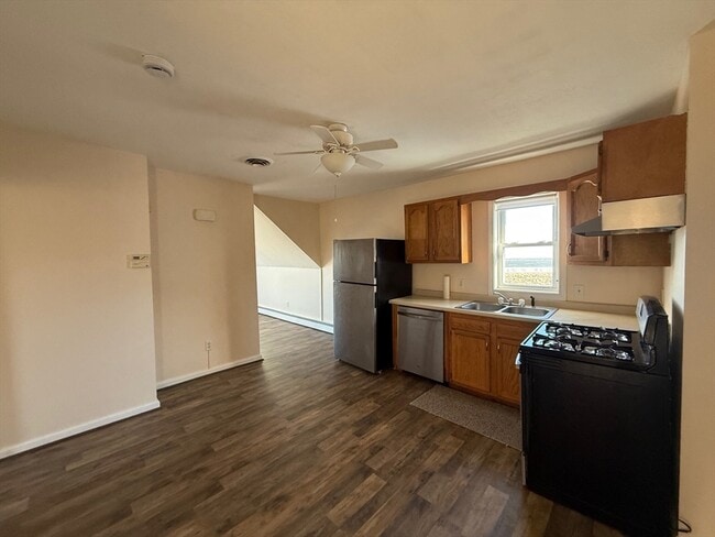 Building Photo - 1753 E Rodney French Blvd