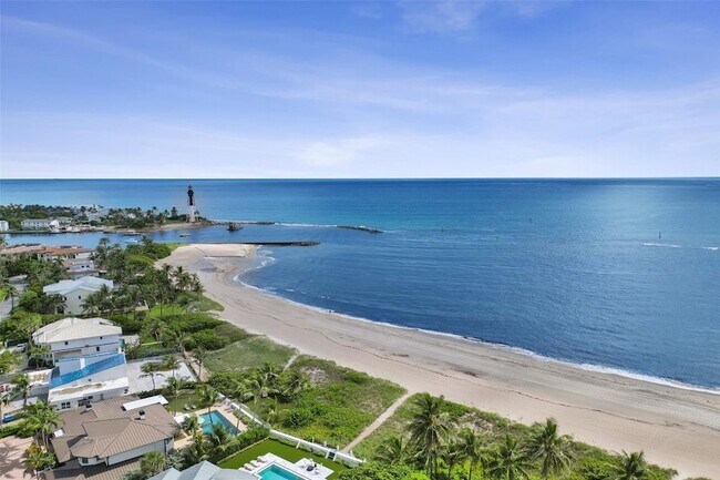 Building Photo - 3206 Robbins Rd