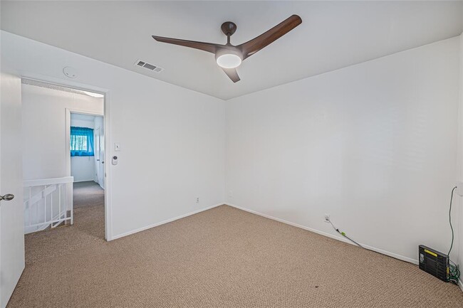 Building Photo - 8903 Trone Cir