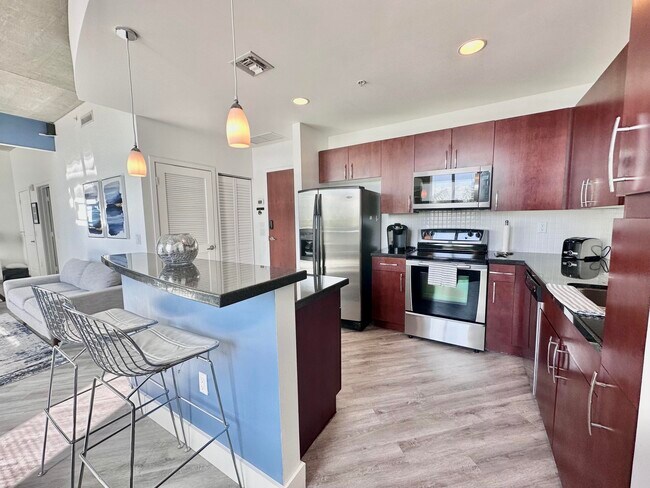 Building Photo - 300 S Australian Ave