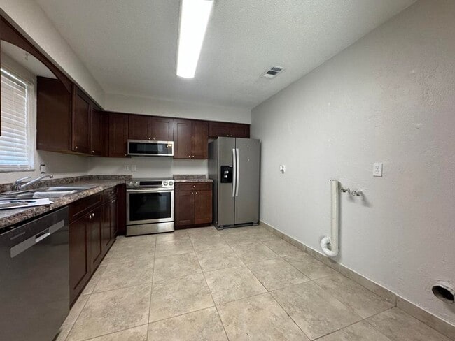 Building Photo - 2/1 Duplex in Holly Hill