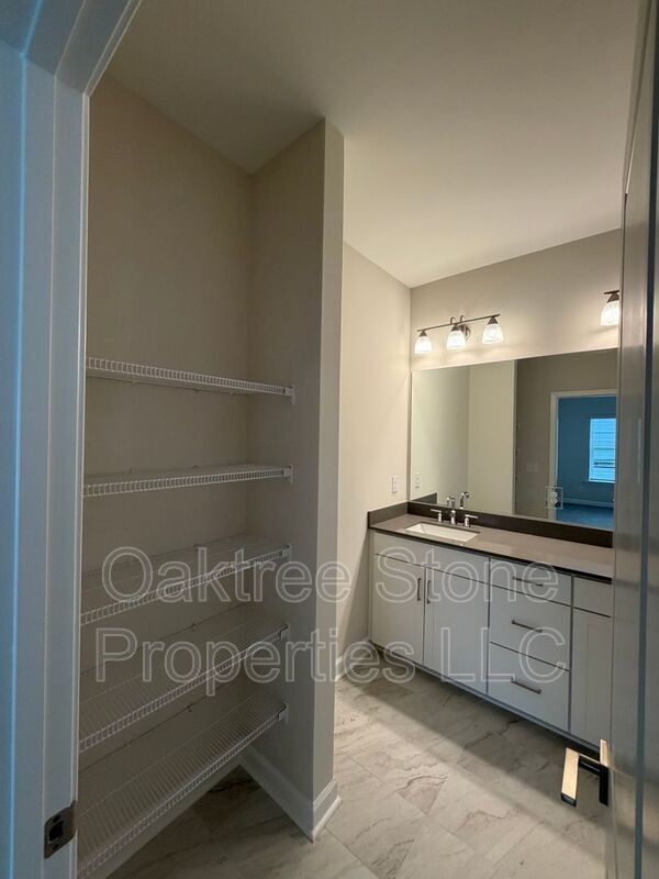 Building Photo - 1973 Hollywood Rd