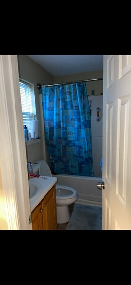 Building Photo - 35 W Sellers St