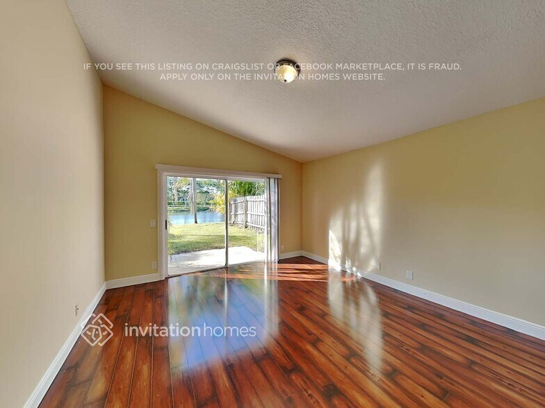 Building Photo - 6236 Lansdowne Cir