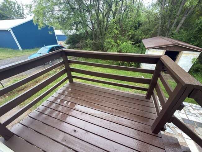 Building Photo - Pulaski, 4BR / 1.5 BA, available now