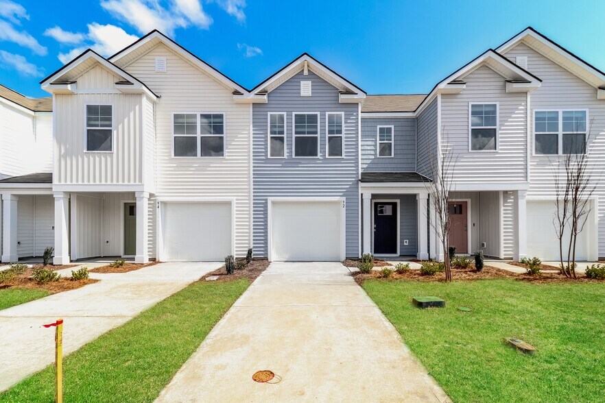 Building Photo - 92 Striker Rd